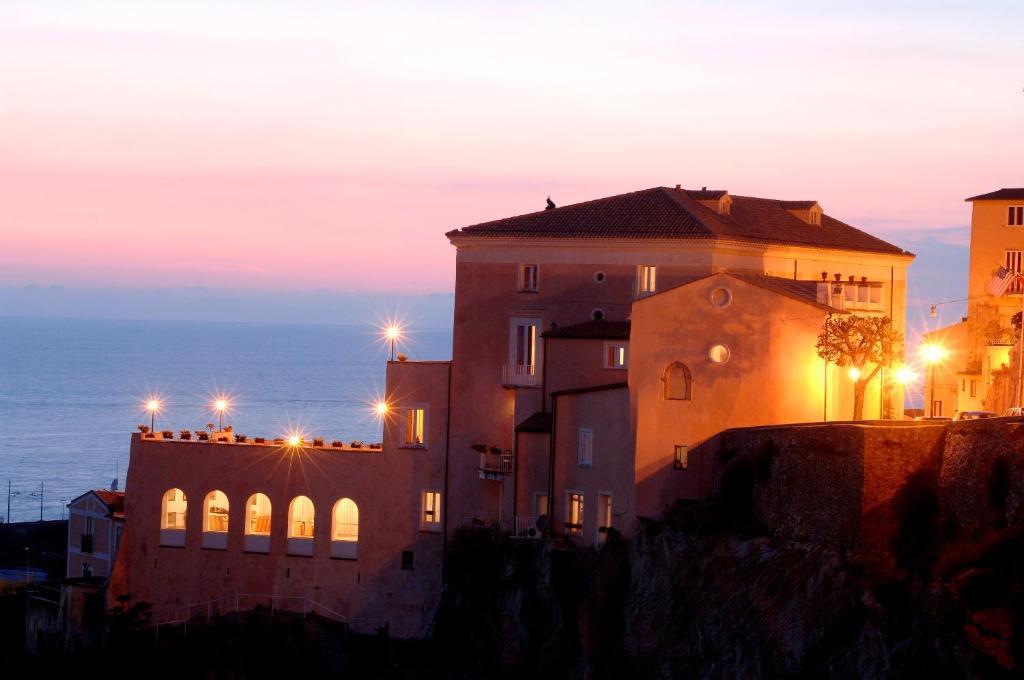 Hotel Ristorante Le Clarisse Amantea Bagian luar foto